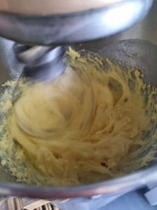 Lisser la crème pâtissière