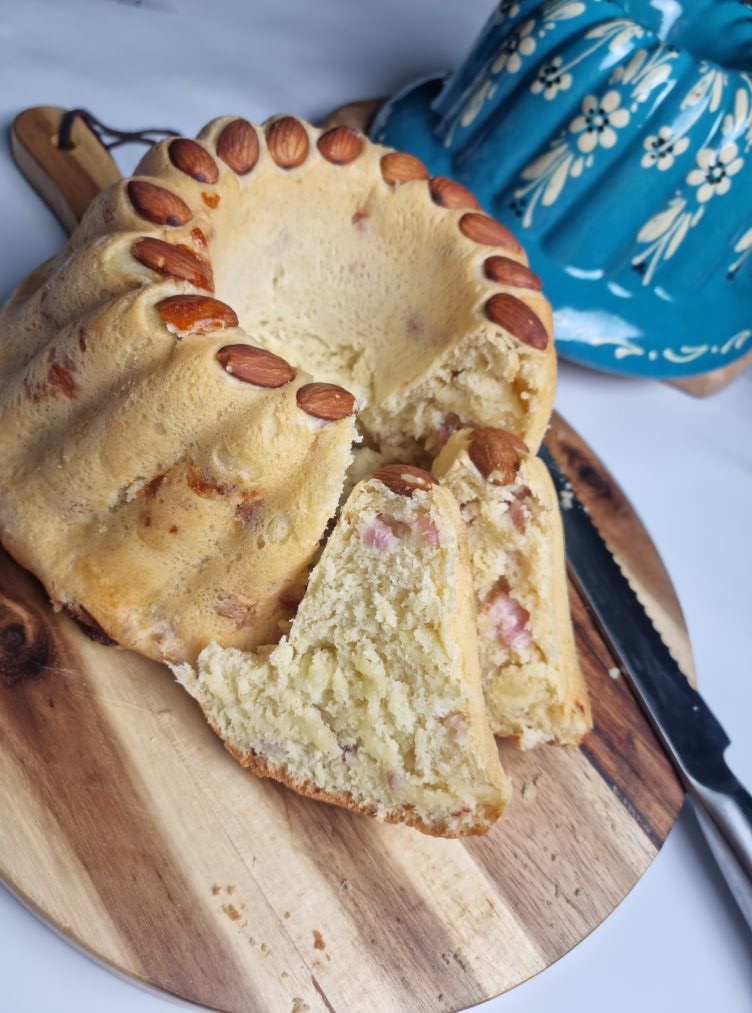 Kougelhopf salé aux lardons et comté