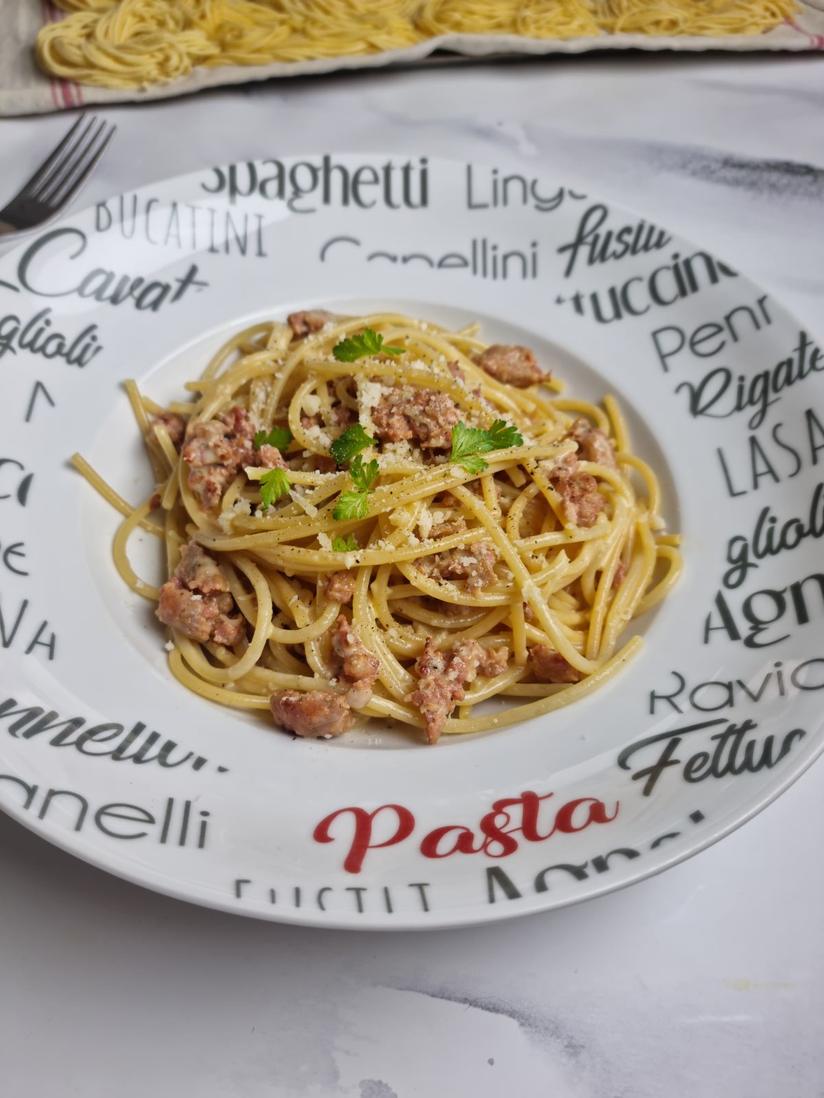 Carbonara à al saucisse selon Jamie Oliver