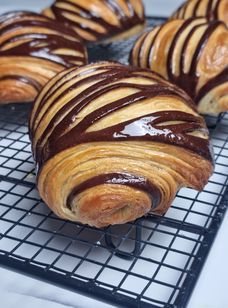 Pains au chocolat bicolores maison