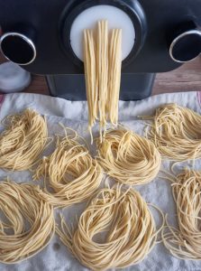 Spaghetti pasta makaer