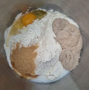 Pâte à buns au levain au robot