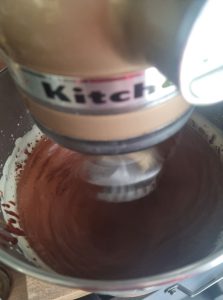 Ajouter le chocolat et le beurre