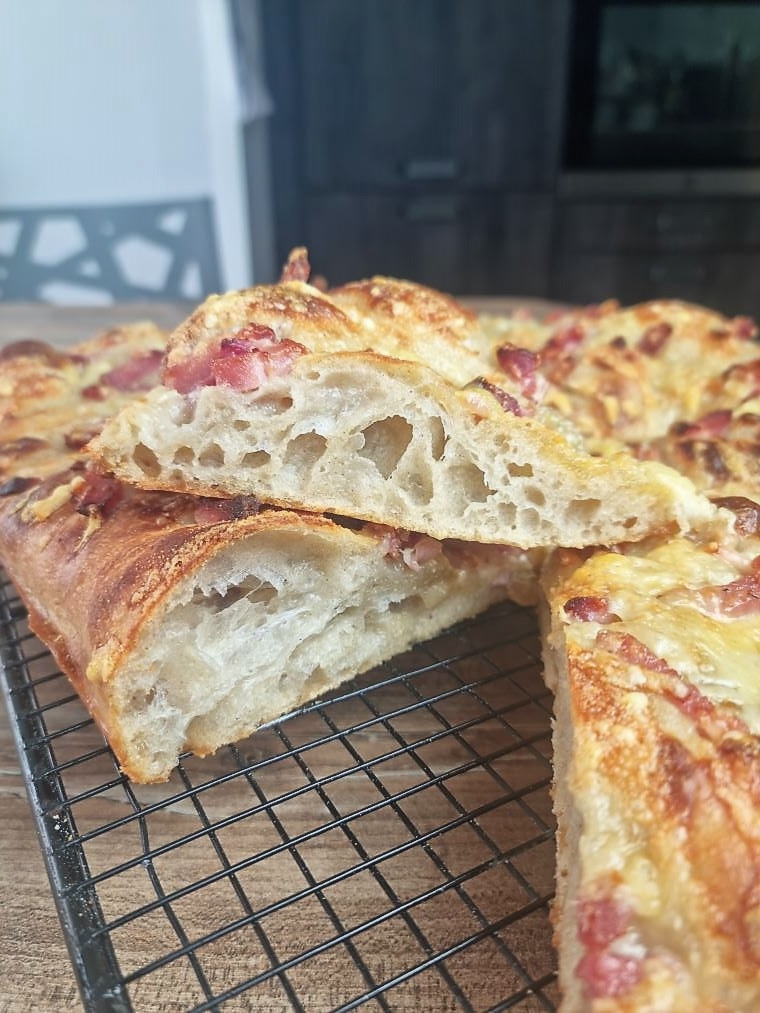 Fougasse ax lardons et fromage