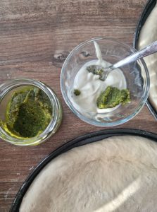 Crème fraîche et pesto de pistache