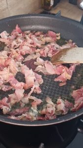 Griller la pancetta dans de l'huile )à la truffe