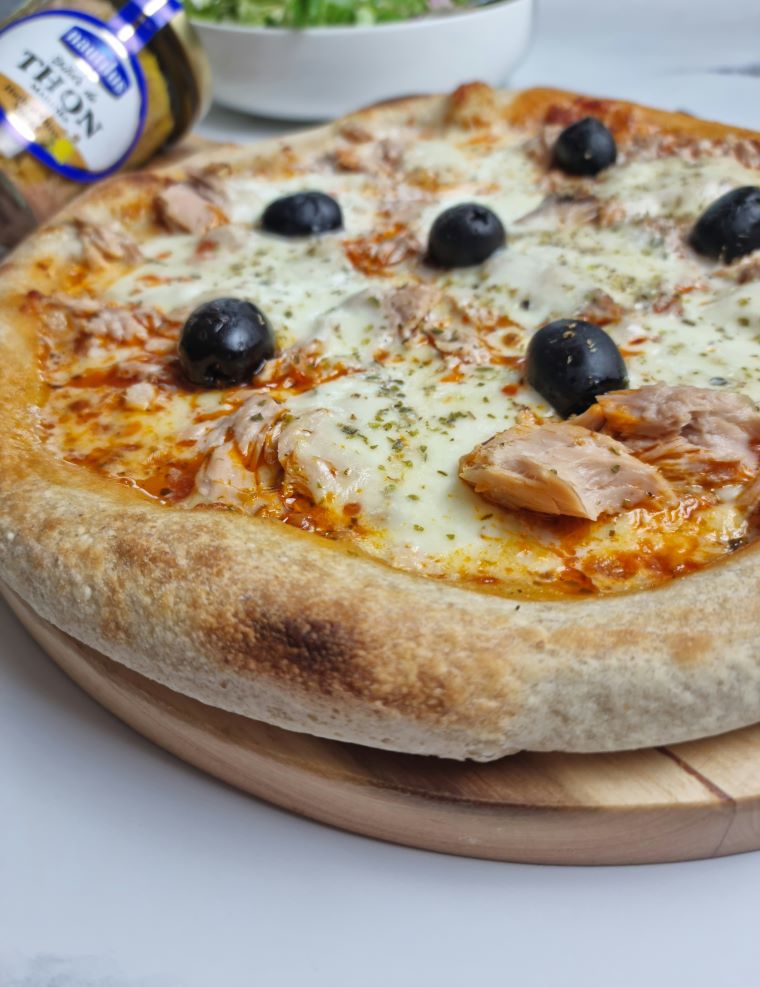 Pizza thon, tomate, mozzarella