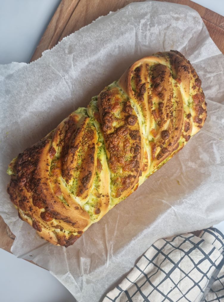 Babka salée au pesto