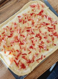 Flammekueche oignons, lardons, fromage