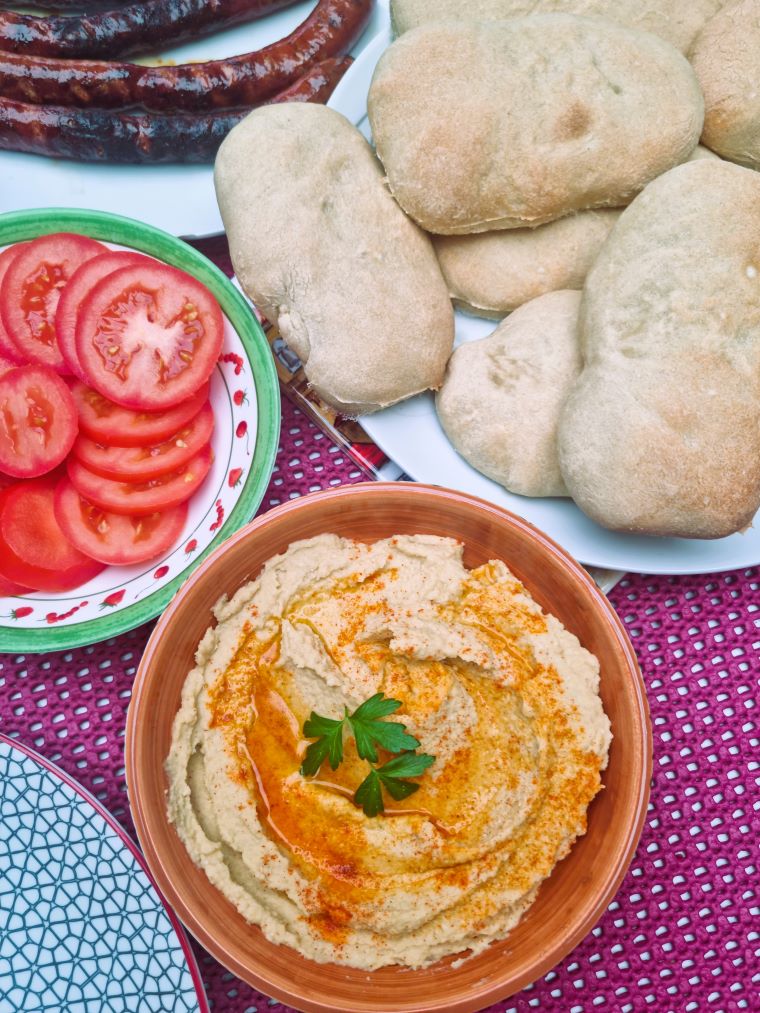 Kebab merguez et houmous