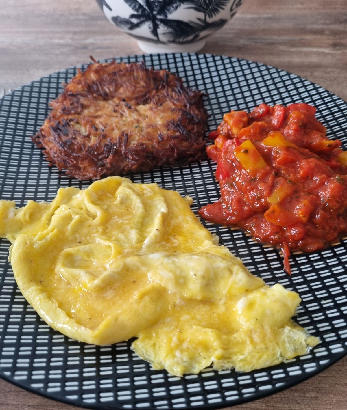 Omelette au fromage, rösti et taktouka