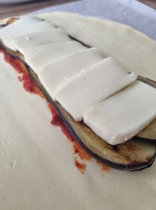 Sauce tomate, aubergine et mozzarella