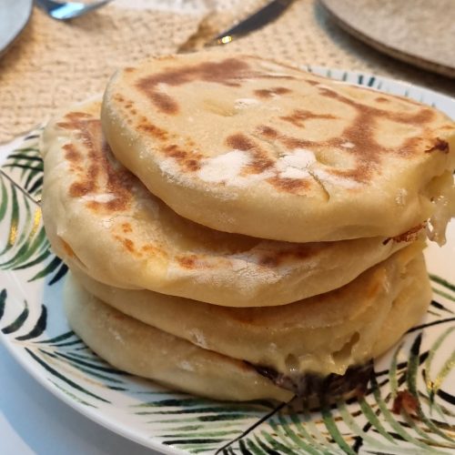 Naan au chèvre et miel