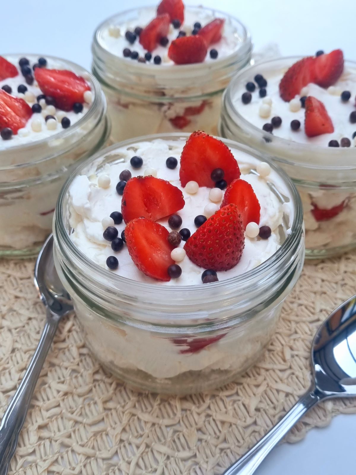 Pavlova aux fraises en verrines