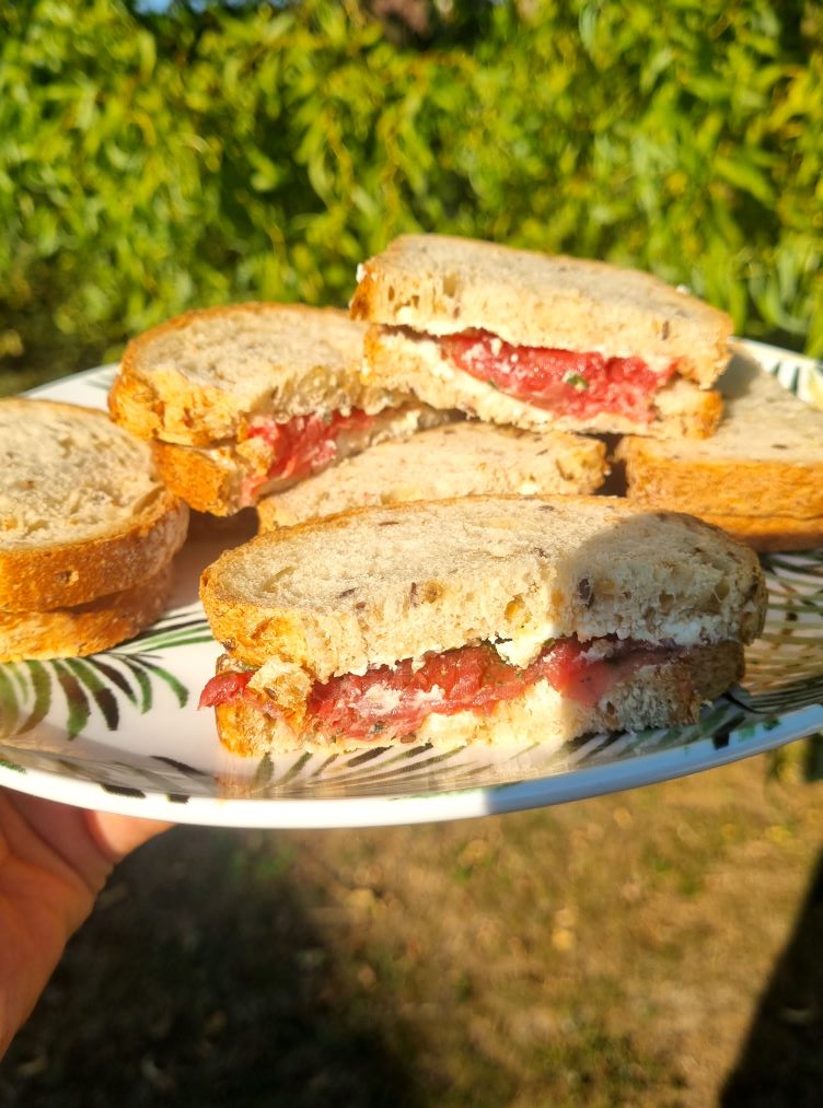 Sandwich au carpaccio de boeuf et Boursin