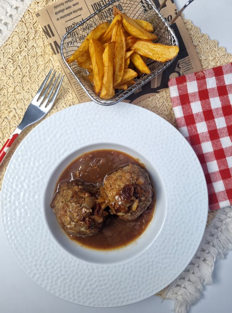 Boulets à la liégeoise et frites