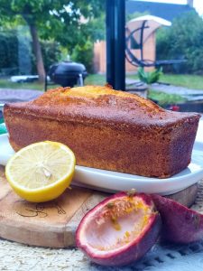Cake fruits de la passion, citron et coco