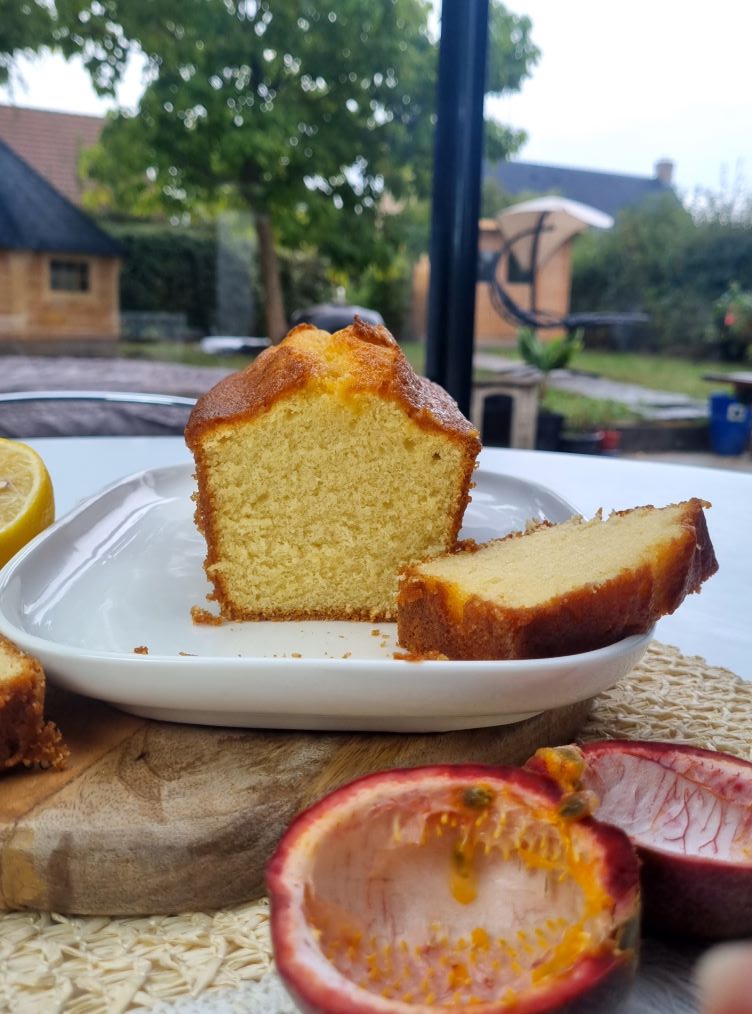 Cake au yaourt coco, fruits de la pssion et citron