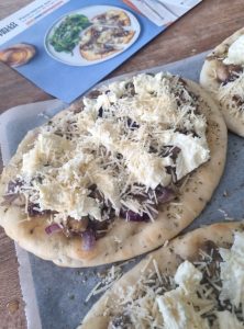 Naan aux champignons façon pizza