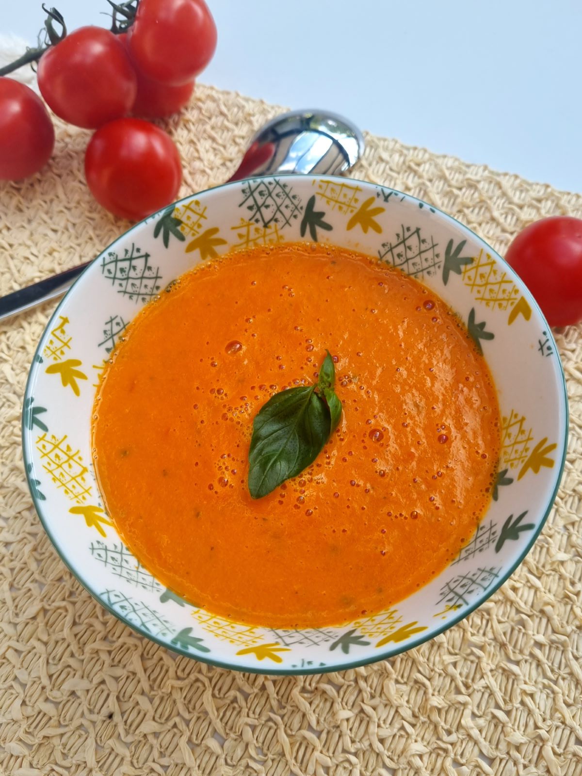 Recette de soupe à la tomate facile et rapide - Blog Cuisine Saine