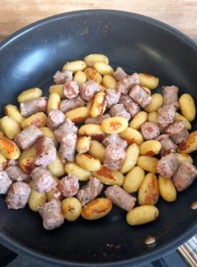 Gnocchi à poêler et saucisses