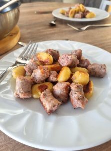 Gnocchi et saucisses aux herbes