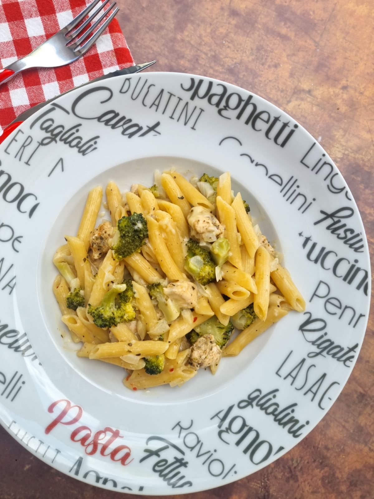 Penne au brocoli et poulet façon one pot pasta
