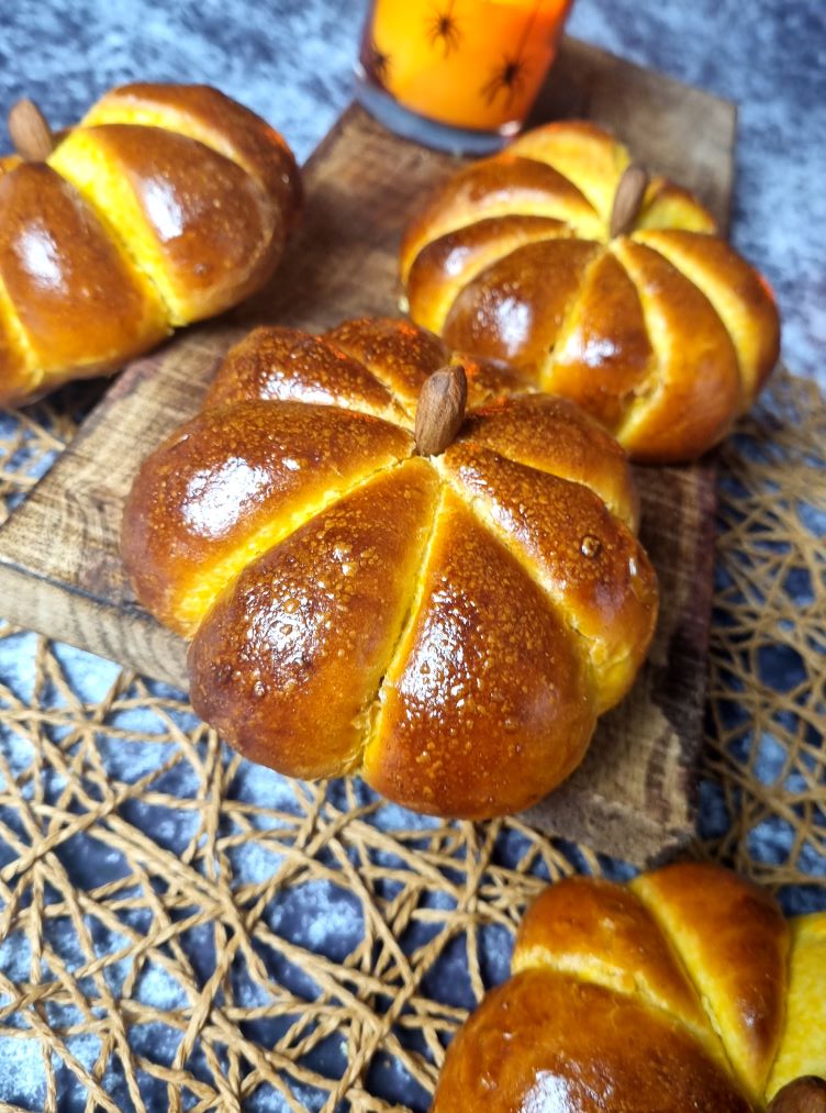 Buns en forme de citrouille