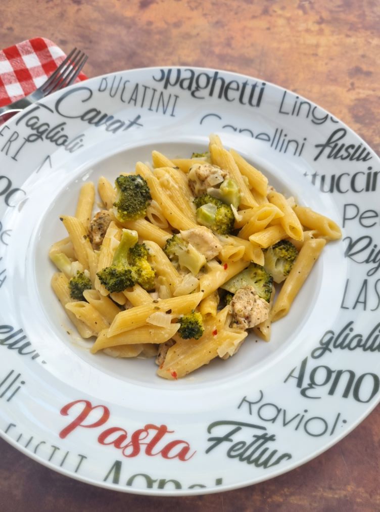 Penne au poulet et brocoli