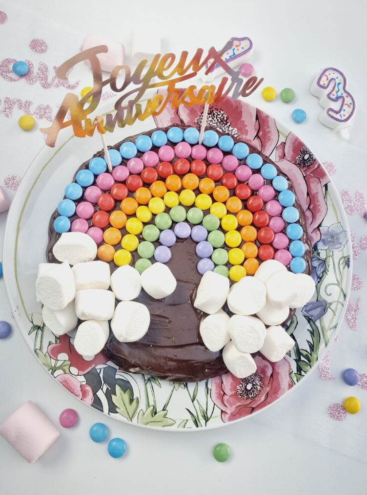 Gâteau arc-en-ciel - recette gâteau d'anniversaire