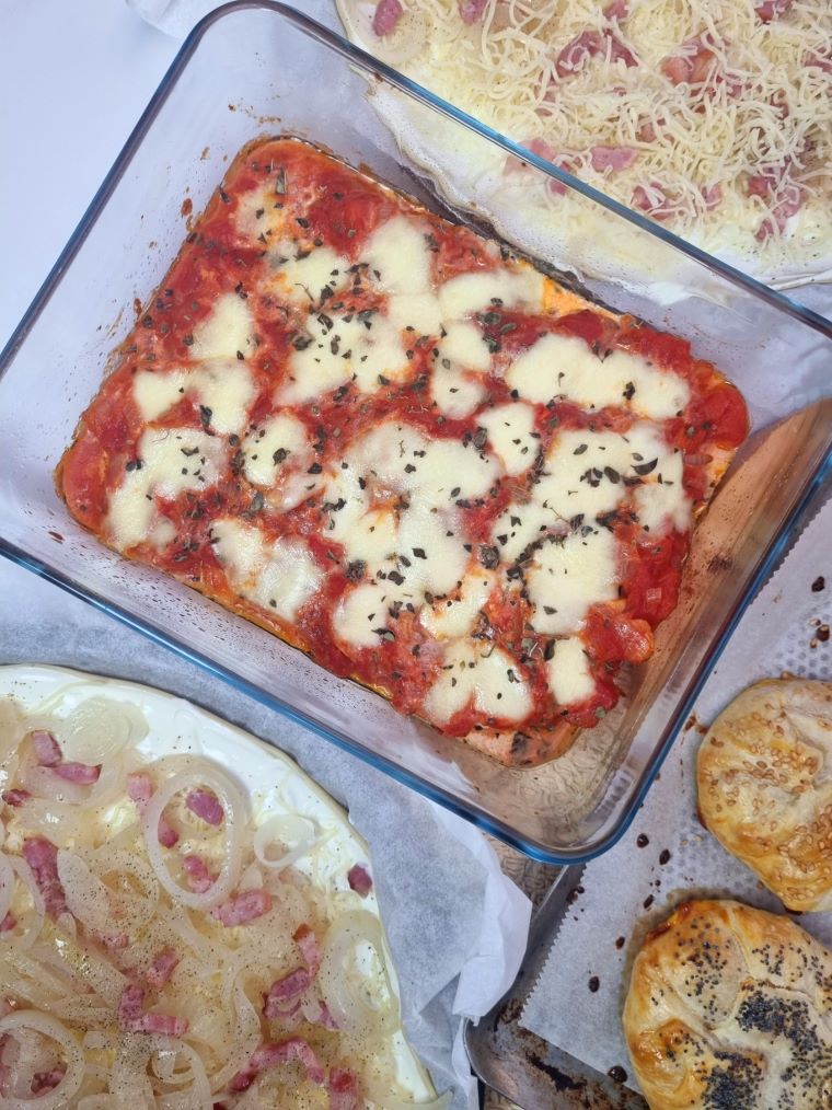 Gratin de poulet, pesto rosso, sauce tomate et mozzarella