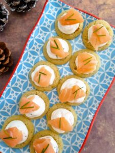 Mini blinis apéritifs au saumon fumé