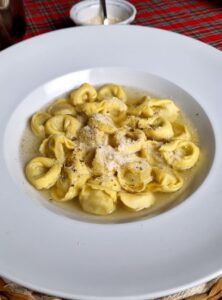 Tortellini au bouillon de boeuf