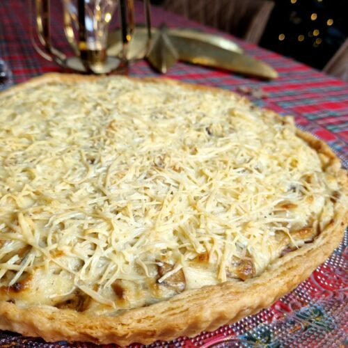 Tarte au boudin blanc, béchamel aux champignons