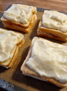 Napper le pain de béchamel