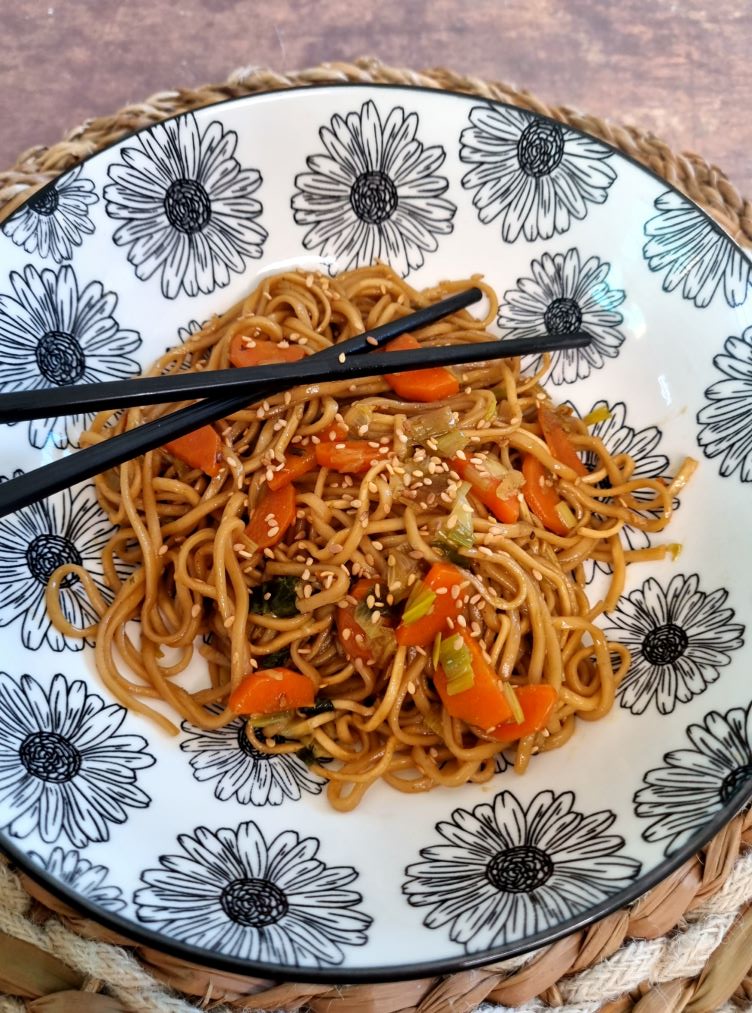 Nouilles chinoises aux légumes - recette Cookeo