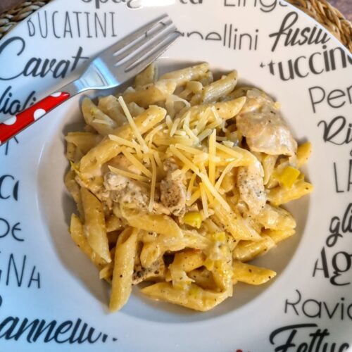 Penne au poulet, poireau, gouda