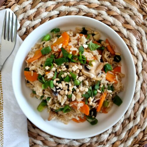Riz sauté chinois aux légumes au wok