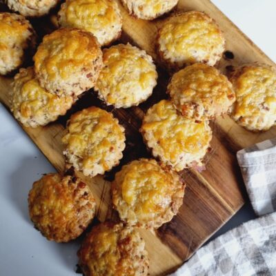 Scones au cheddar et bacon