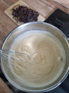 Faire la crème au chocolat corsé pour flan