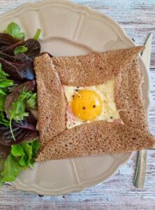 Galette de sarrasin, jambon, fromage et oeuf