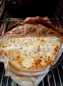 Cuisson de la pizza 3 fromages