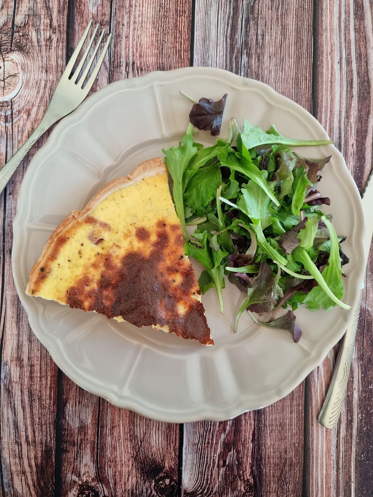 Quiche lorraine légère et salade