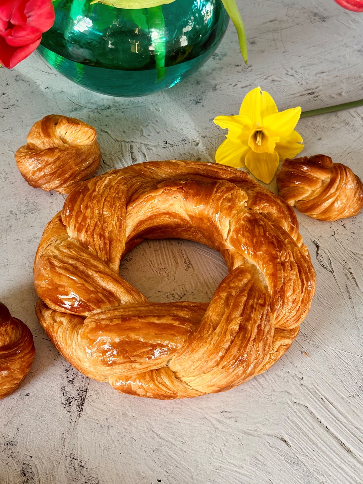 Brioche feuilletée en couronne tressée