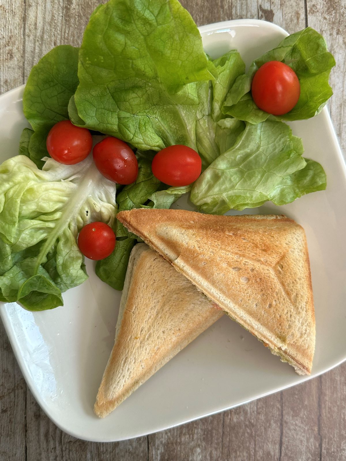 Croque saumon pesto fromage frais