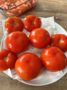 Vider les tomates et les dégorger avec du sel