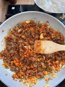 Viande hachée épicée et orecchiette