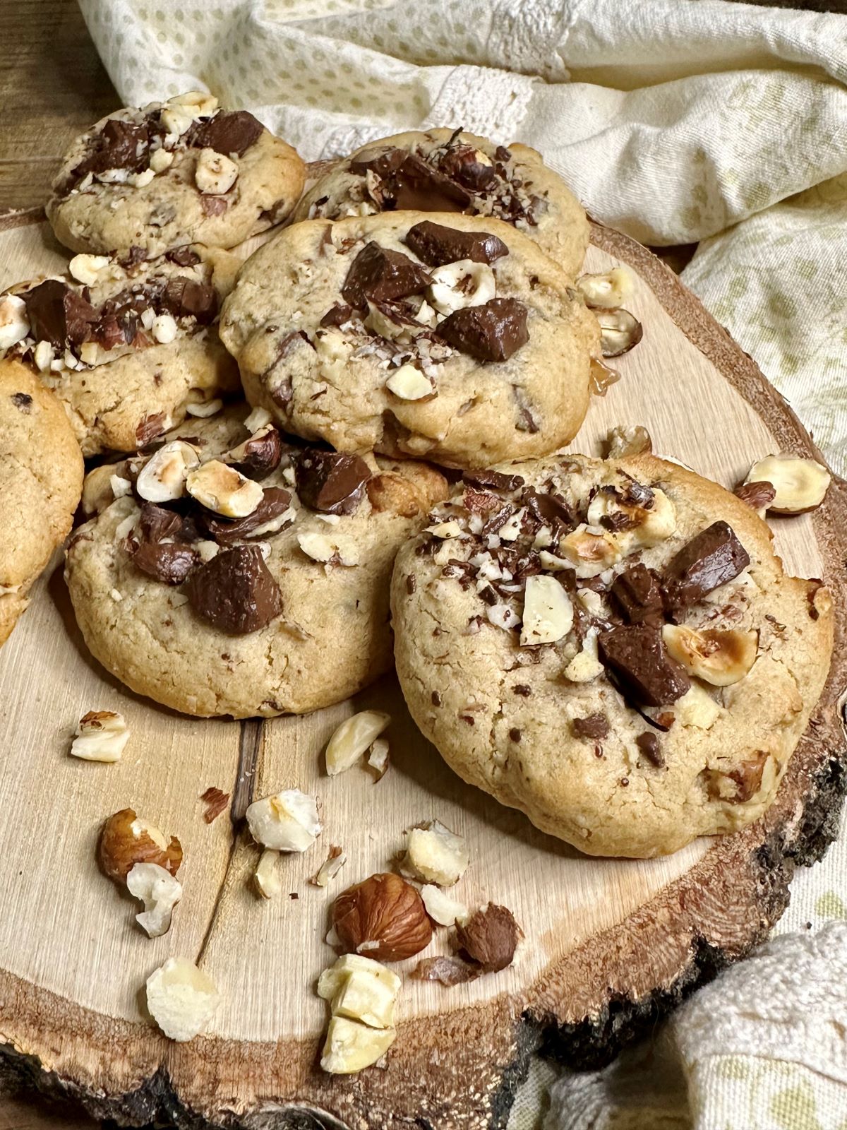 Cookies à la farine de châtaigne, crème de marrons, noisettes et chocolat