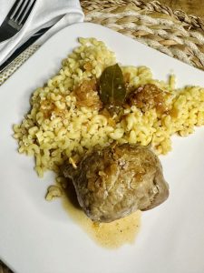 Paupiettes de boeuf, pâtes et sauce vin blanc à l'échalote