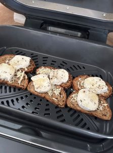 Tartines au chèvre à l'Air fryer